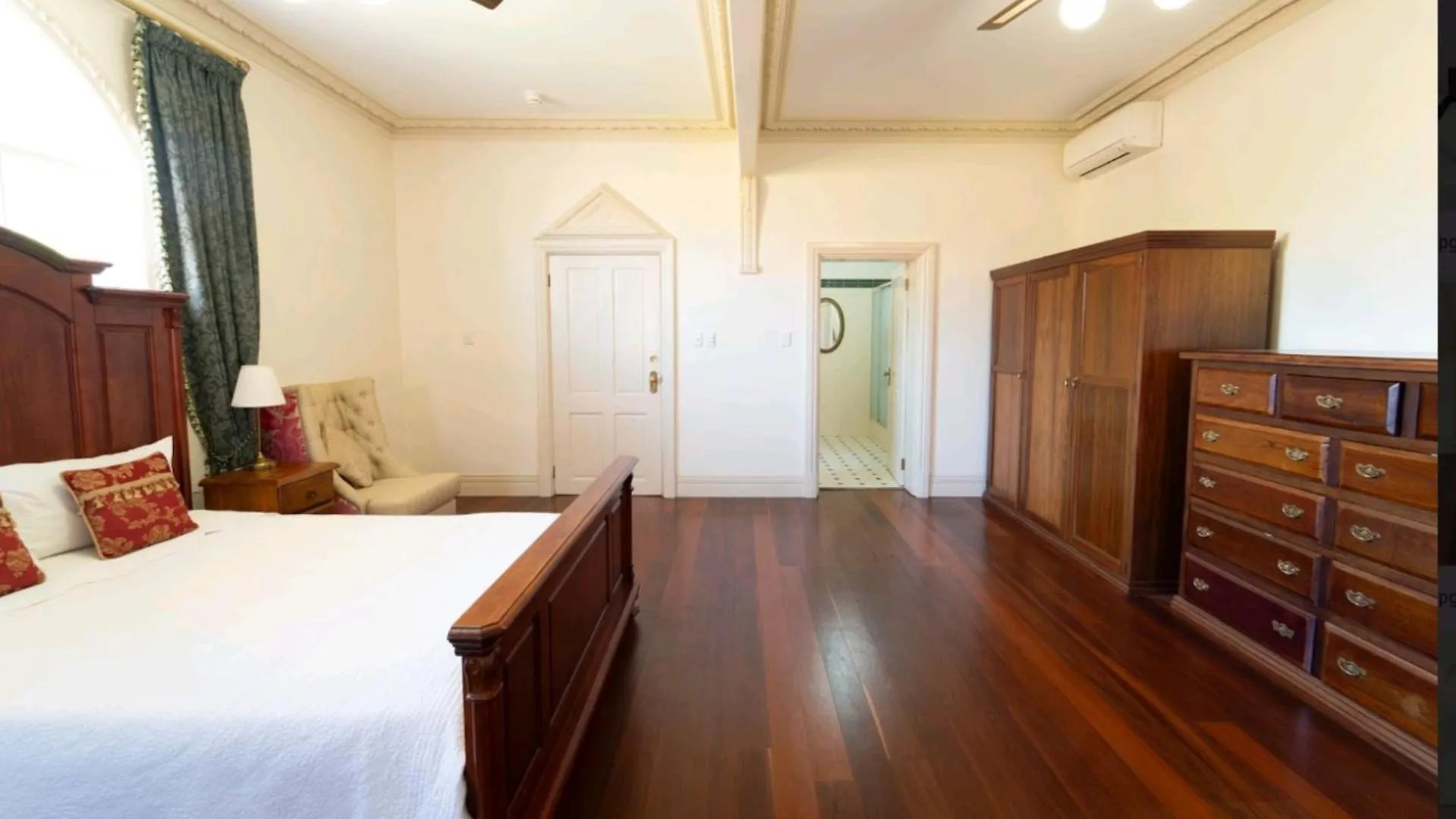 Modern City Heart Living With City View And Free Parking Perth