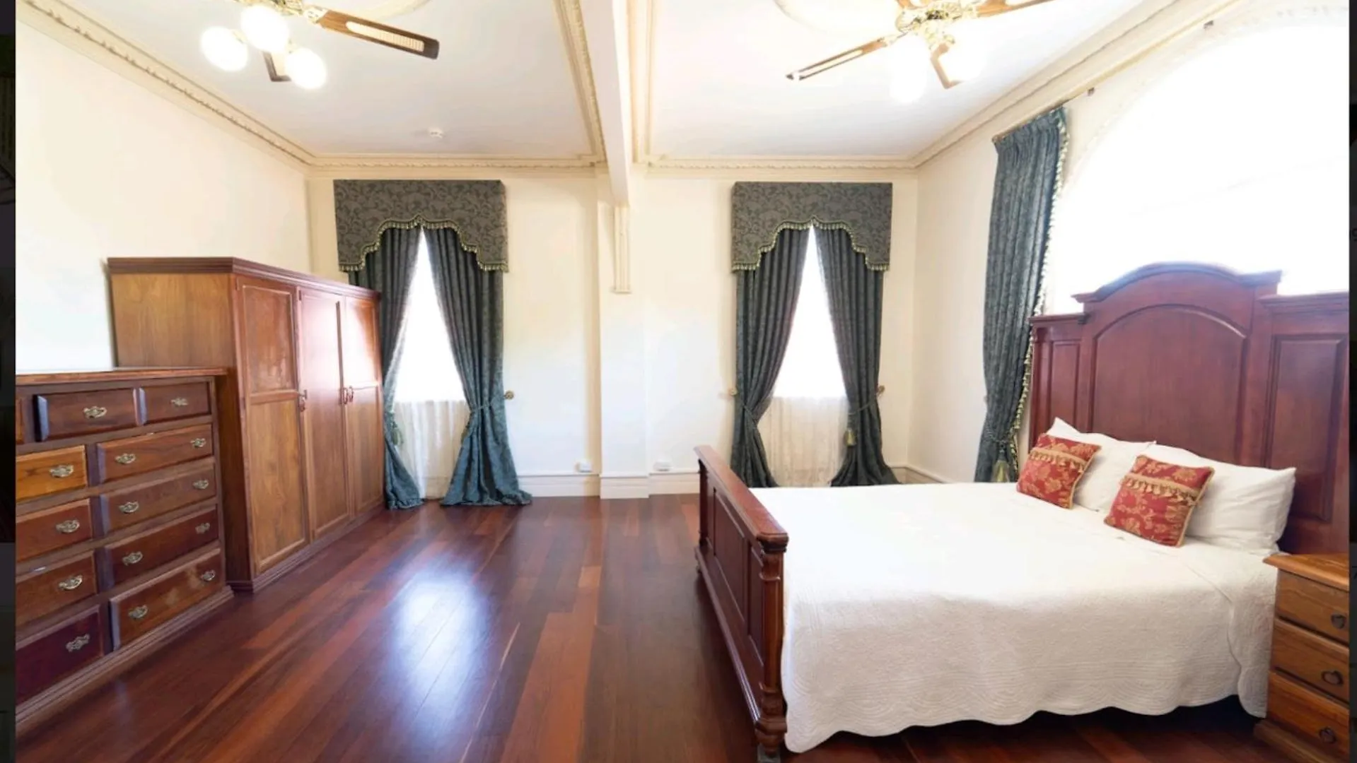 Homestay Modern City Heart Living With City View And Free Parking Perth
